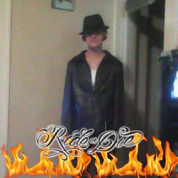 Meet your Posher, April - Picture 1 of 1